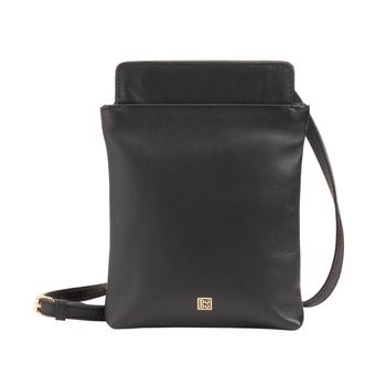 A capacious and feminine leather messenger bag DuDu