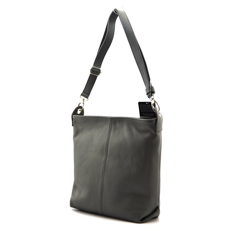 Beautiful, roomy leather shoulder bag