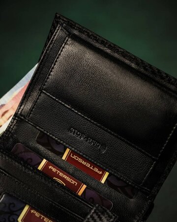 Vertical men's wallet made of natural leather - Peterson