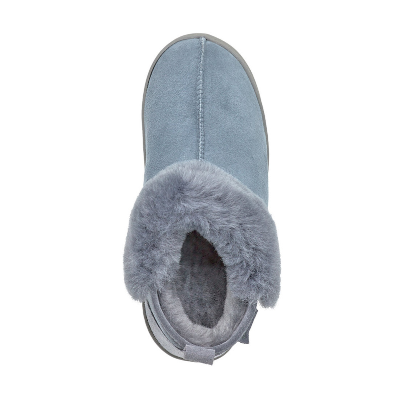 Comfortable women's leather slippers with fur