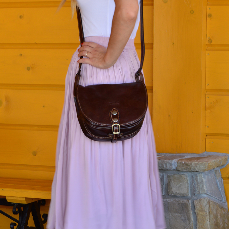 Small Leather Messenger Bag for Women in Retro Style