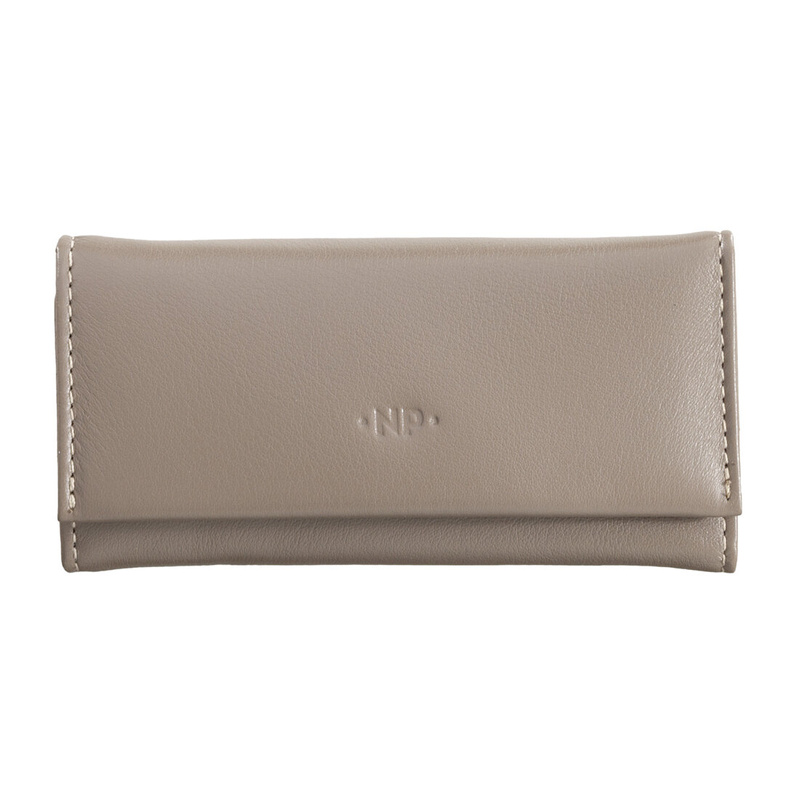 Key ring holder for men women Nappa Clive by Nuvola Pelle, made in soft elegant leather, with six hooks. Double-fold design and button closure.