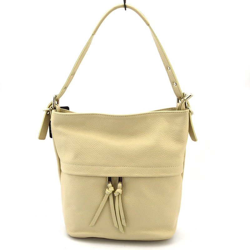 Leather women's shoulder shopper bag with fringes