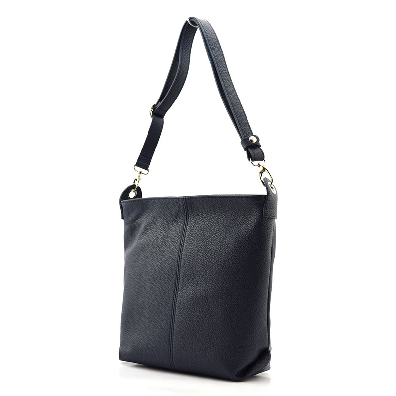 Beautiful, roomy leather shoulder bag