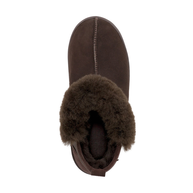 Comfortable women's leather slippers with fur