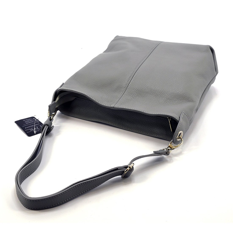 Beautiful, roomy leather shoulder bag