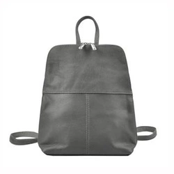 Voyager women's leather backpack with pockets