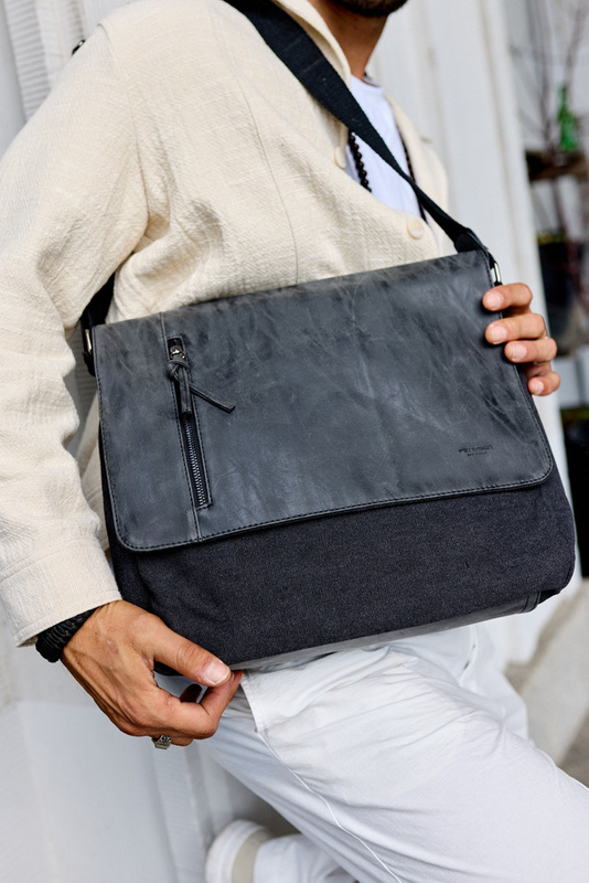 Peterson 12 inch laptop and document bag