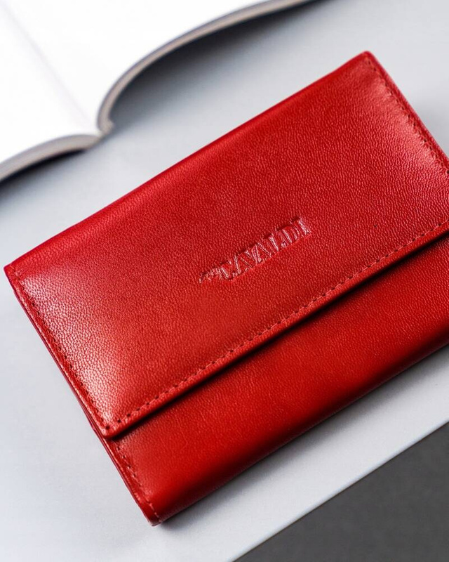 Elegant women's leather wallet with RFID Cavaldi