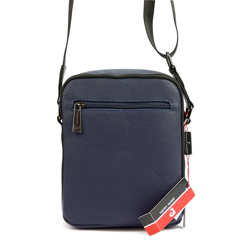 A spacious and stylish men's bag from Pierre Cardin