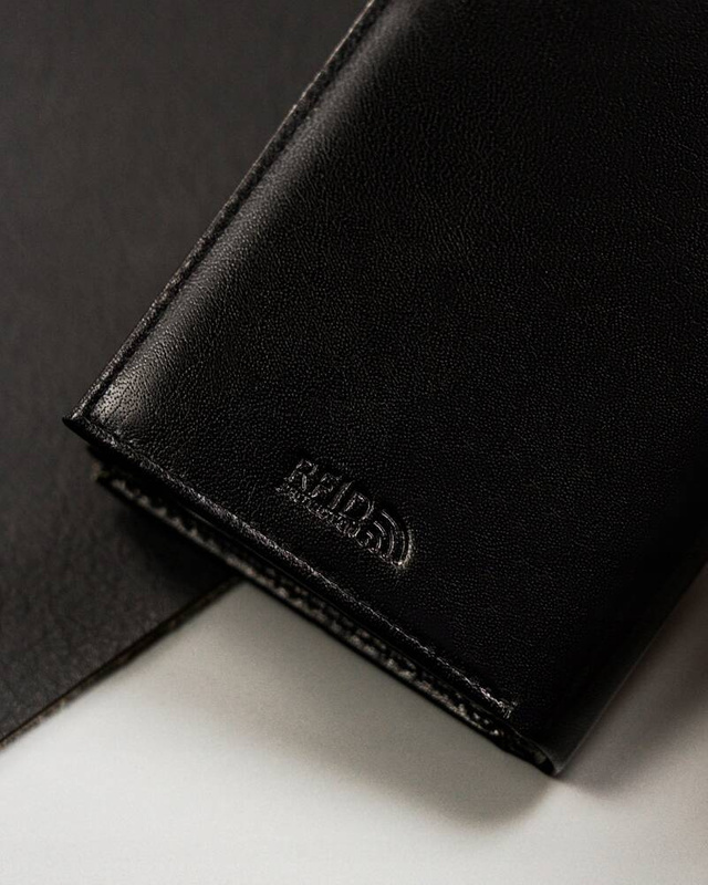 Leather wallet RFID PETERSON PTN 324.01