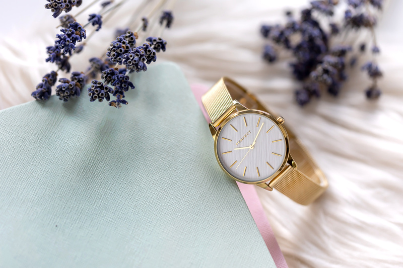 Minimalist women's quartz watch by PERFECT