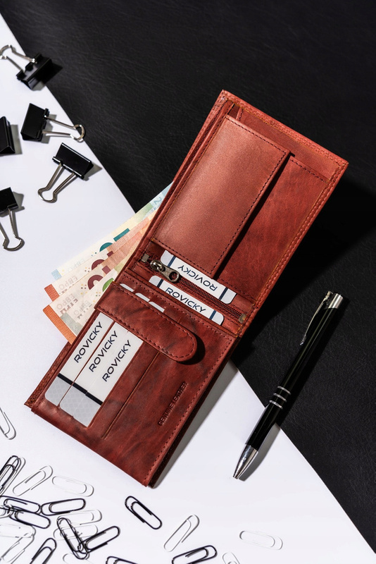 Elegant, extensive men's wallet from Always Wild