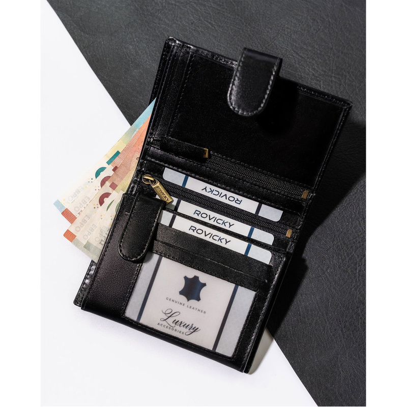 Leather men's zip-up wallet with RFID by Rovicky