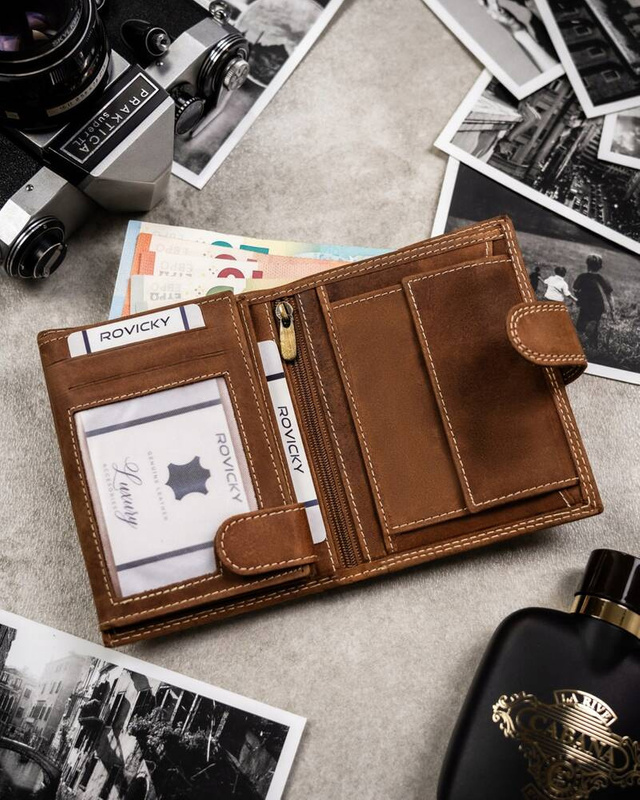 Stylish men's wallet with an individual design