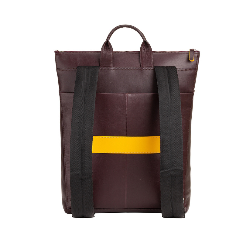 Men’s business backpack Colorful Tokyo by DUDU made in elegant nappa leather. Suitable for work by laptop holder until 16 inch, zipper closure and trolley strap.