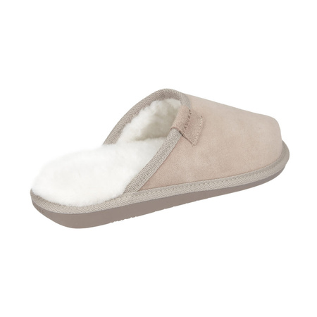 Comfortable slip-on women's slippers insulated with wool