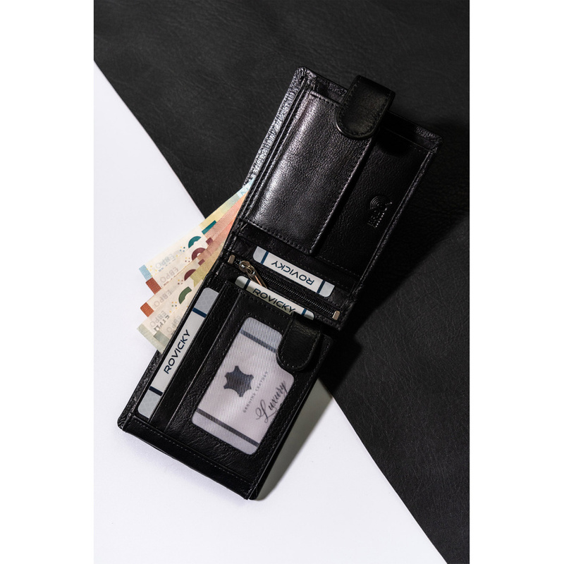 Elegant men's wallet with RFID protection from Rovicky