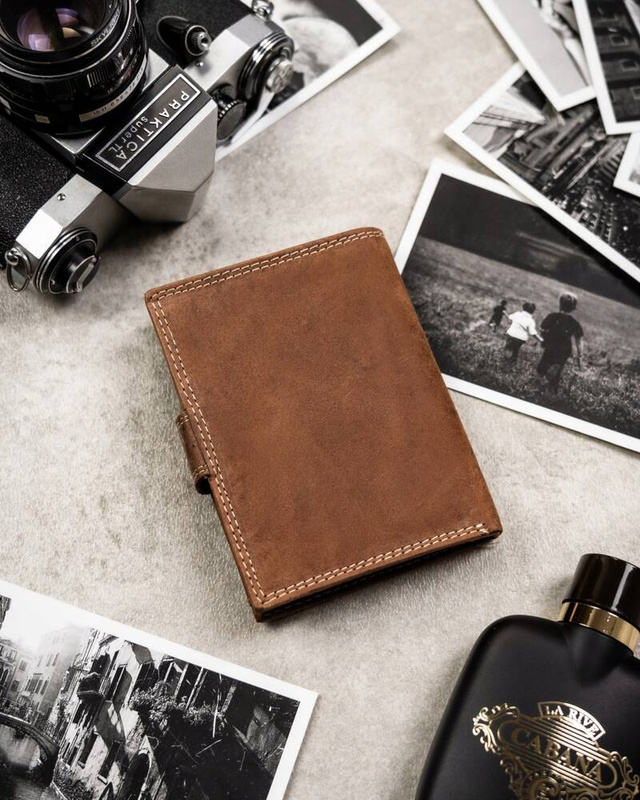 Stylish men's wallet with an individual design