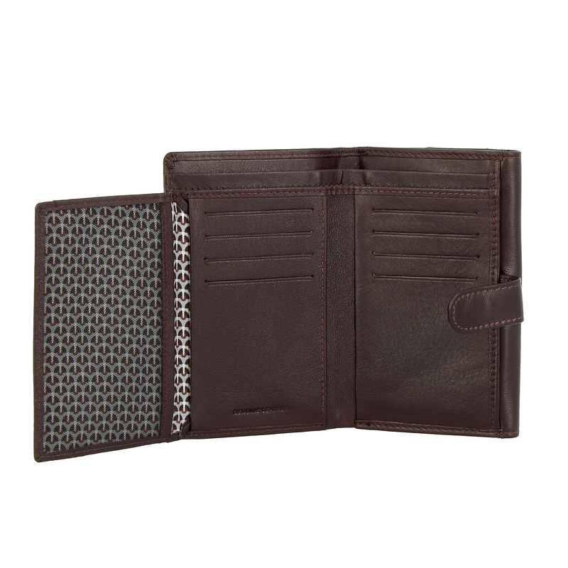 Large women's wallet Nappa Amelia by Nuvola Pelle made in soft leather with external button closure. Coin pocket and 12 card slots.