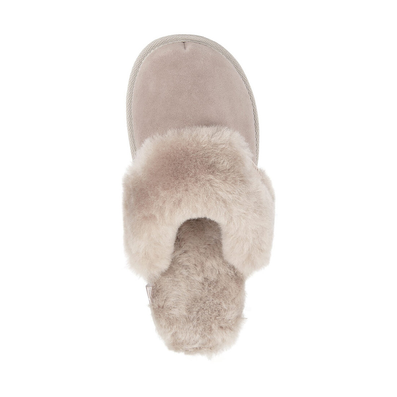 Fluffy sheepskin home slippers for women