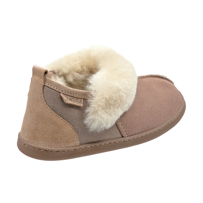 Comfortable women's leather slippers with fur