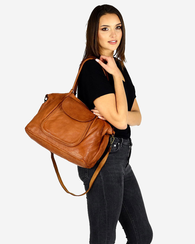 Leather women's shopper with shoulder organizer