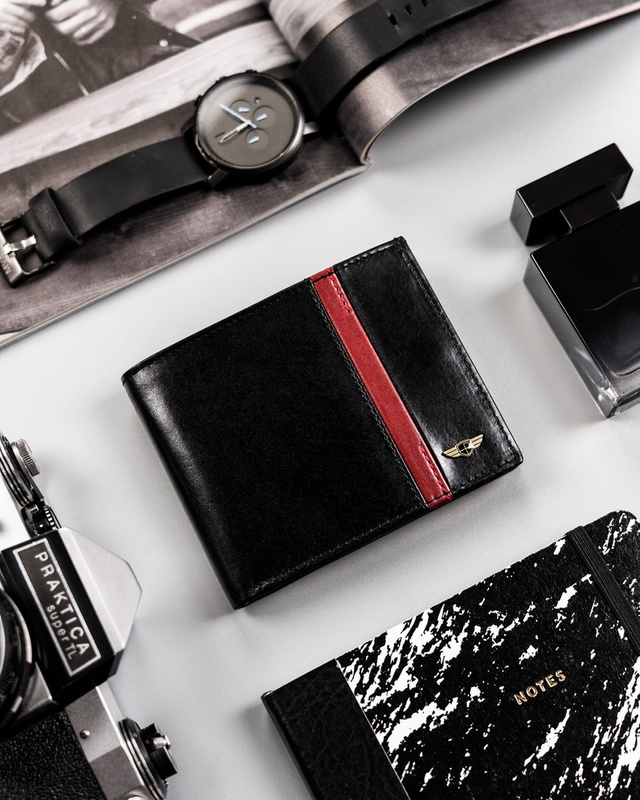 Elegant wallet made of polished natural leather - Peterson