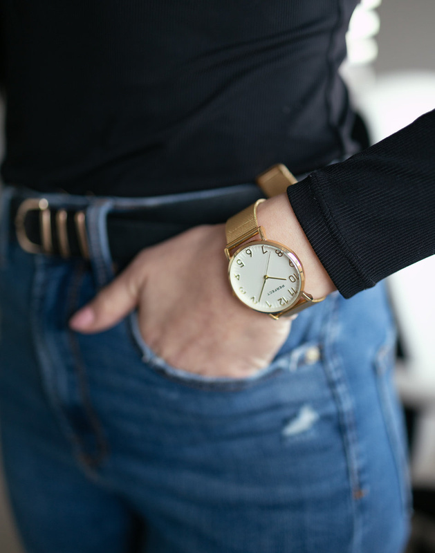 Women's watch with a round dial by PERFECT