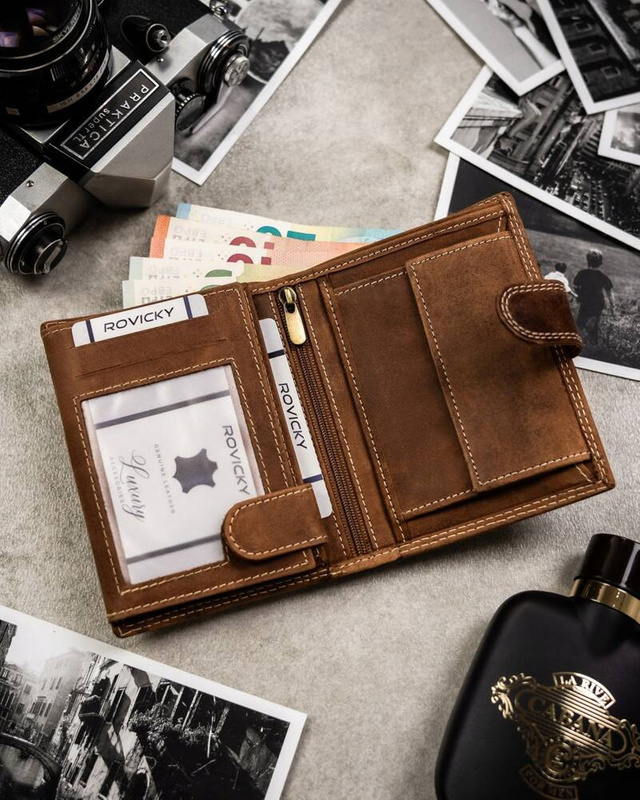 Stylish men's wallet with an individual design