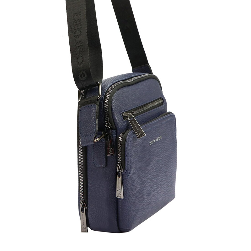 A spacious and stylish men's bag from Pierre Cardin