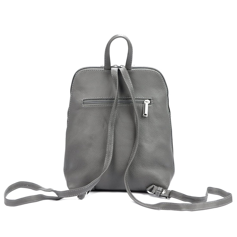 Voyager women's leather backpack with pockets