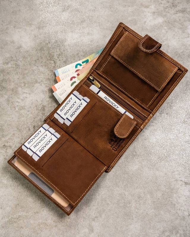 Stylish men's wallet with an individual design