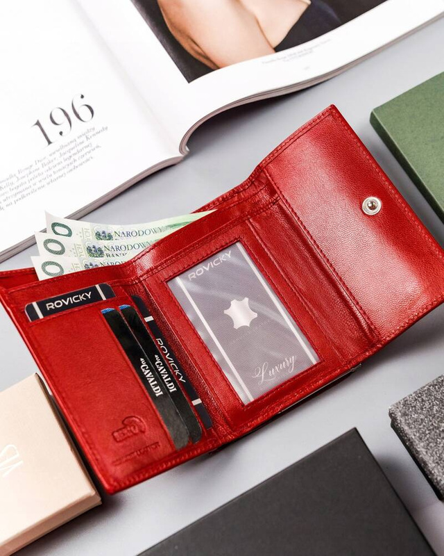 Elegant women's leather wallet with RFID Cavaldi