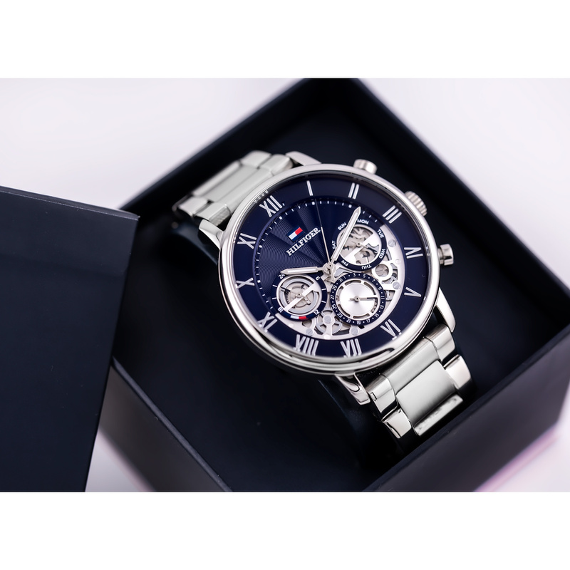 Stilvolle Herrenuhr mit Datum TOMMY HILFIGER