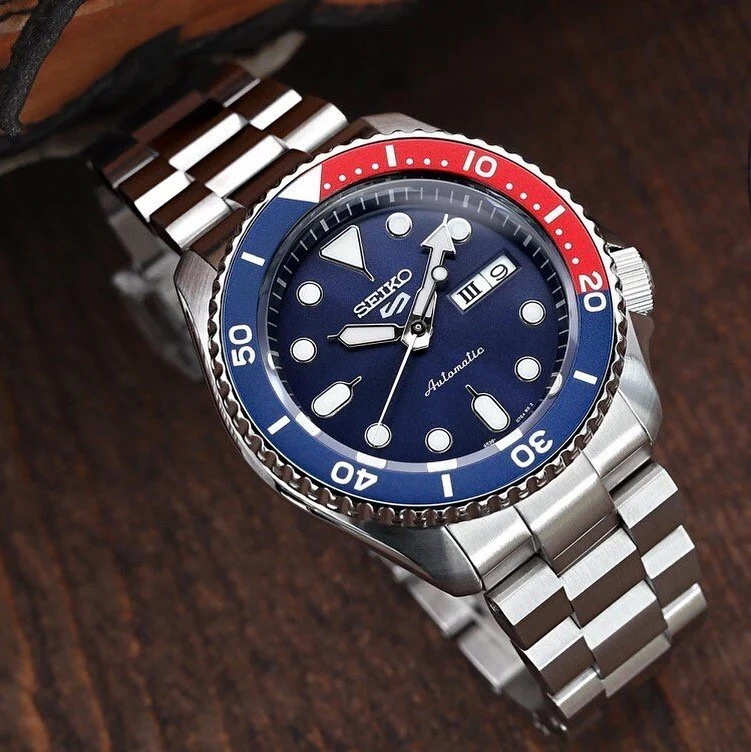 Men's watch with automatic movement SEIKO