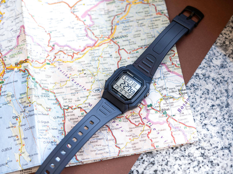 ZEGAREK MĘSKI CASIO W800HG-9A (zd100b) - KLASYKA + BOX