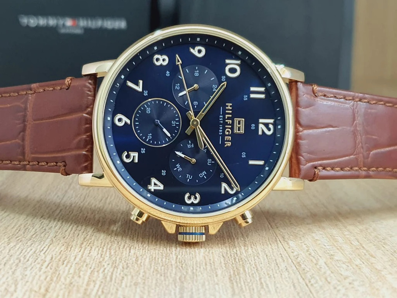 Męski Zegarek TOMMY HILFIGER model 1710380 (44MM)