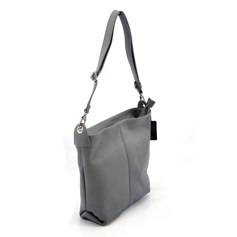 Beautiful, roomy leather shoulder bag