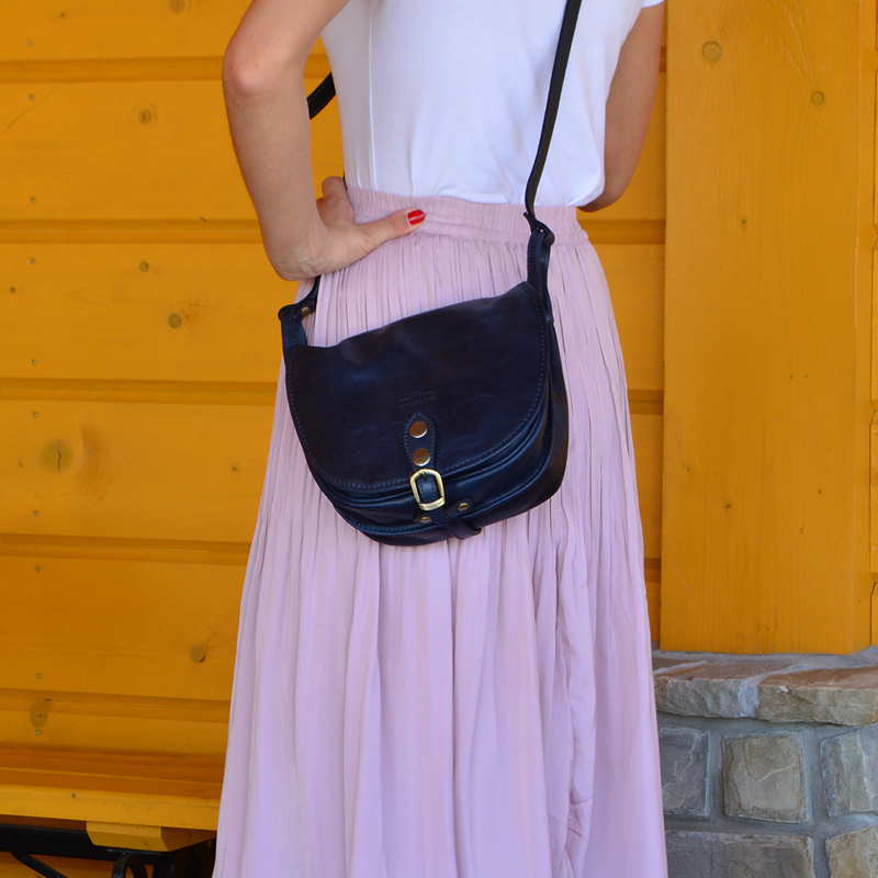 Small Leather Messenger Bag for Women in Retro Style