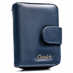 A neat, roomy women's wallet by 4U Cavaldi