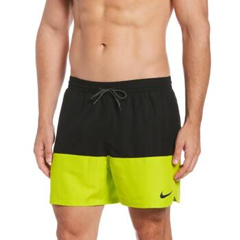 Modny, markowy strój kapielowy Nike model NIKE SWIM NESSB451 kolor Czarny. Odzież męska. Sezon: Cały rok